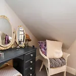 Mamoir's Place Апартаменты Уитби